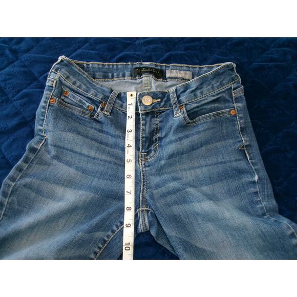 EUC Aeropostale Jeans 2 Women Regular Size Blue Denim Low Rise Curvy Skinny - Picture 5 of 13
